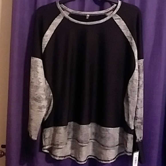☆☆ SOLD☆☆ Women's Plus Size Activewear - Picture 3 of 6